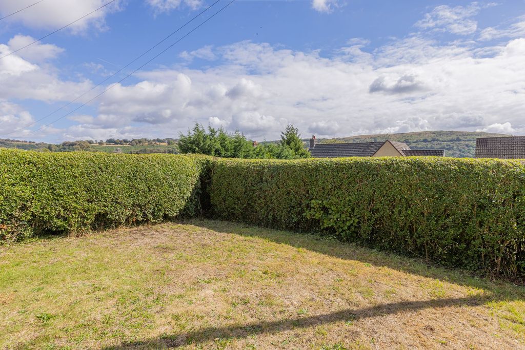 Property photo 3 of 31