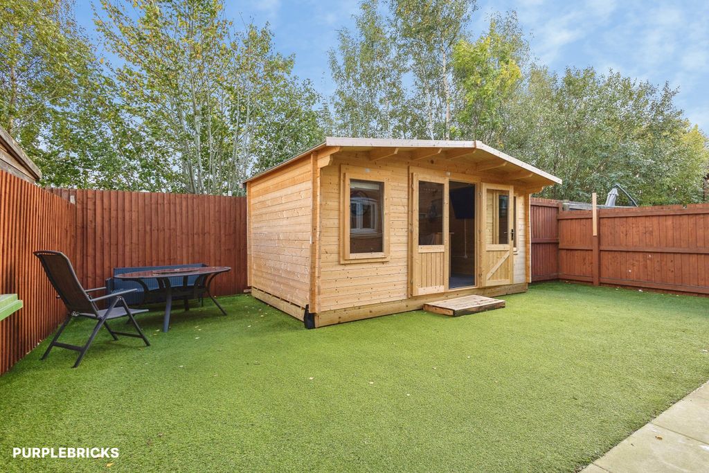 Property photo 3 of 33