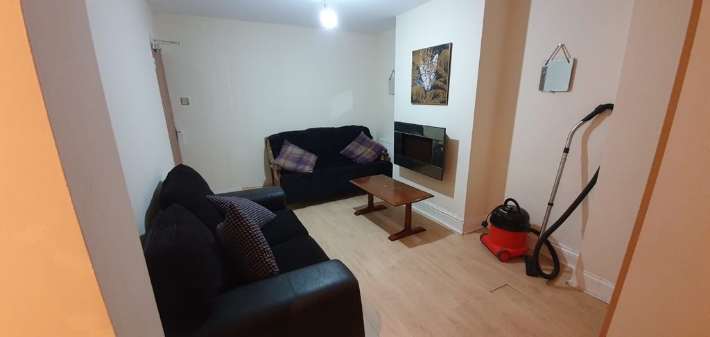 Property photo 2 of 3