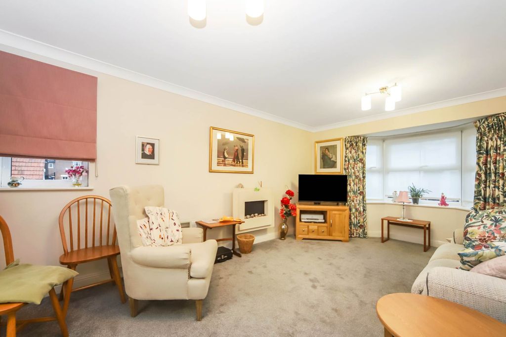 Property photo 2 of 11