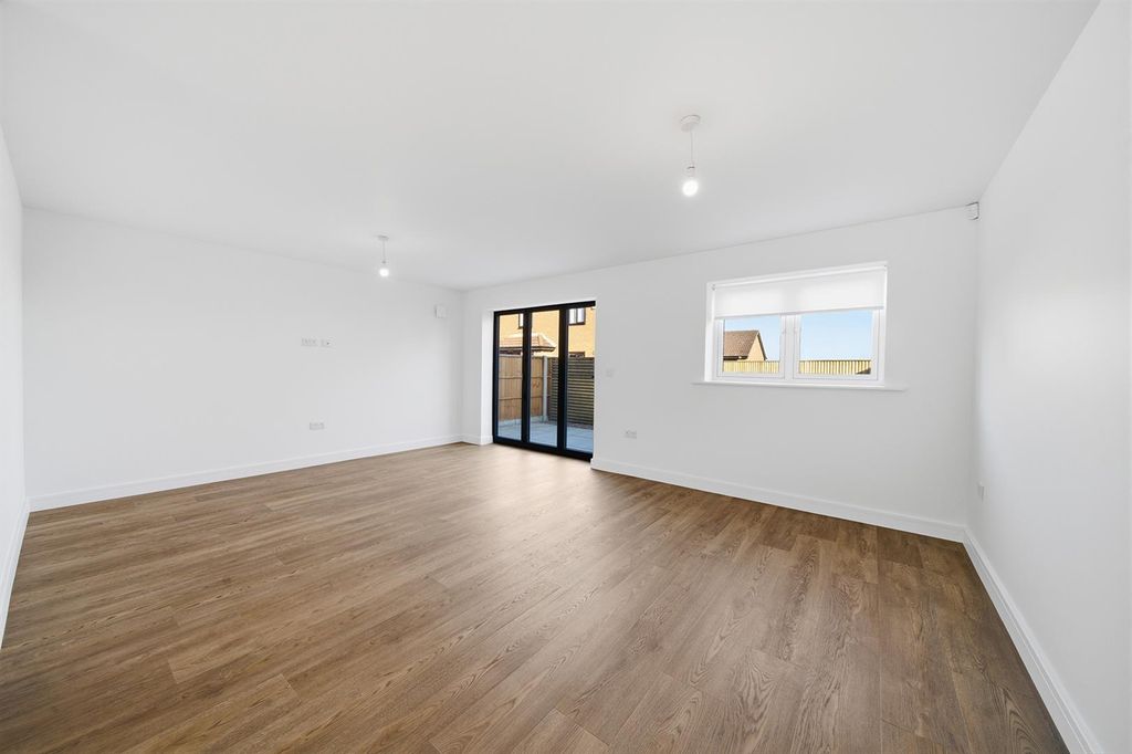 Property photo 2 of 20 4599_Fir Tree Lane, Thorpe Willoughby, Selby 08_29