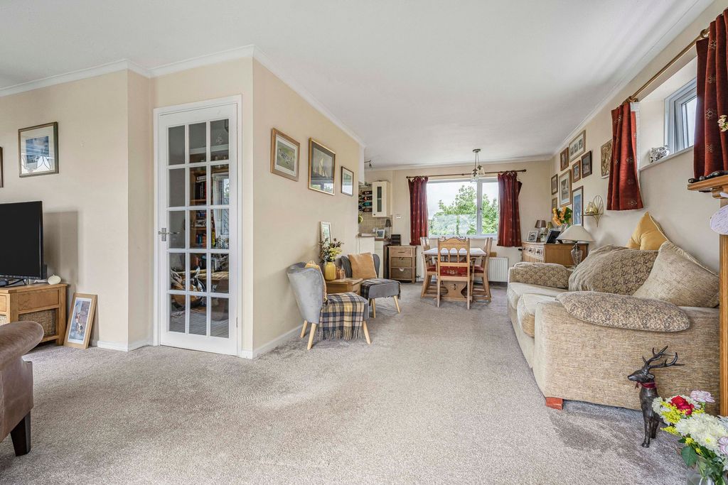 Property photo 2 of 26