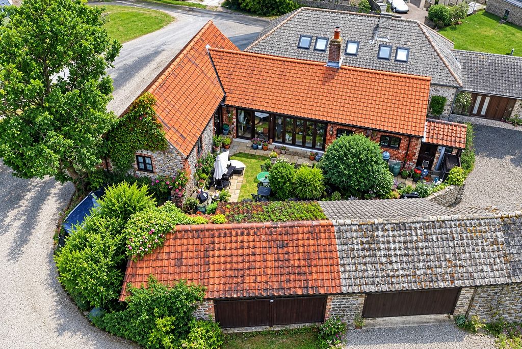 Property photo 2 of 3