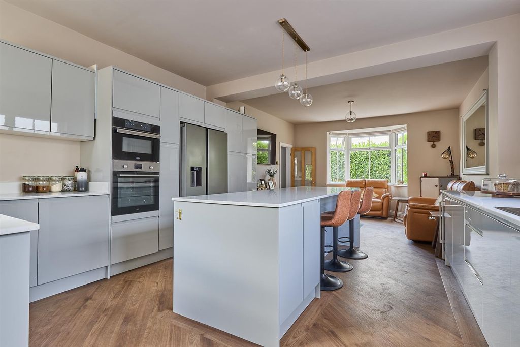Property photo 2 of 33 Derby Rd_18.Jpg