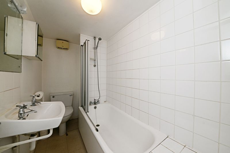 Property photo 3 of 4 Bathroom