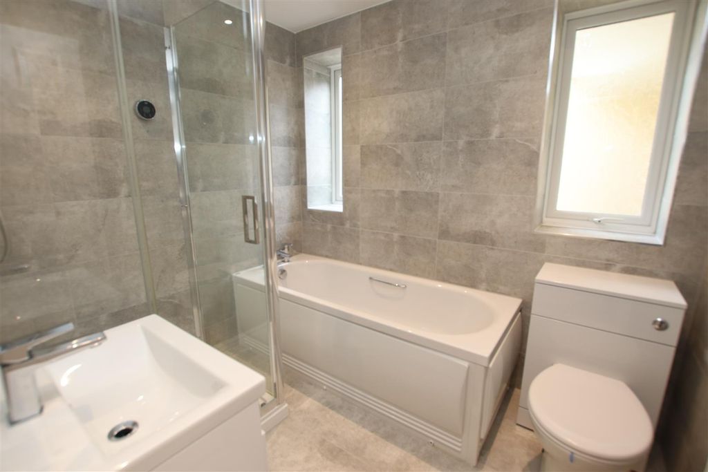 Property photo 2 of 25 Bathroom.Jpg
