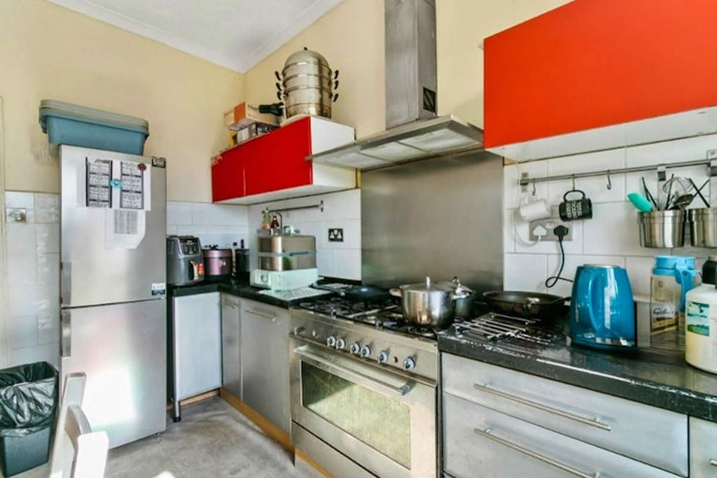 Property photo 3 of 9