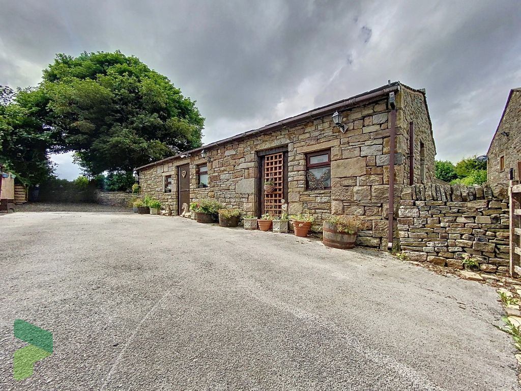 Property photo 2 of 70 Detached Granny Annex Front Exterior