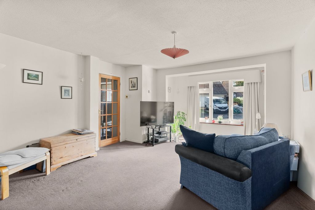 Property photo 2 of 17