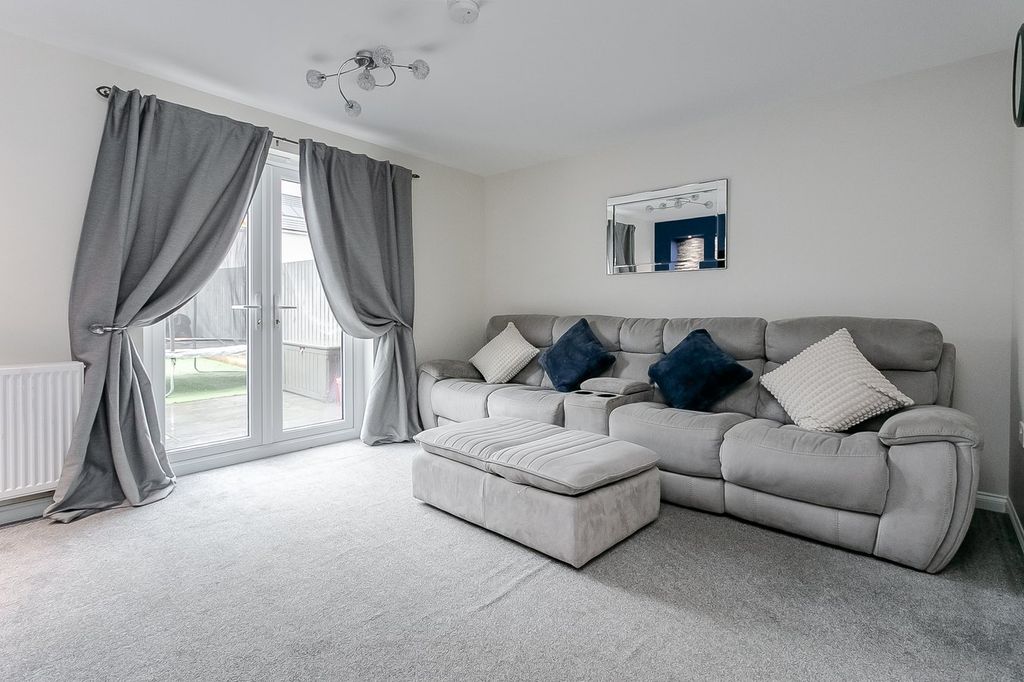 Property photo 2 of 24