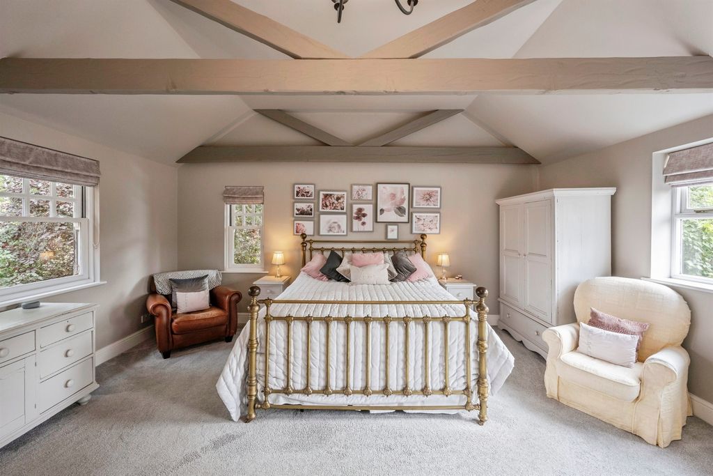 Property photo 2 of 21