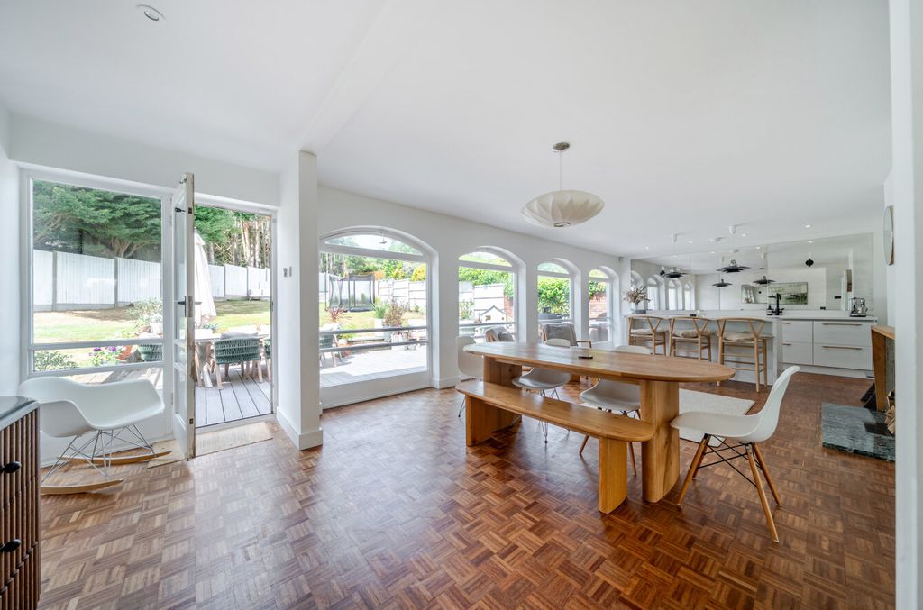 Property photo 3 of 39 1466925-38-6A1d67...