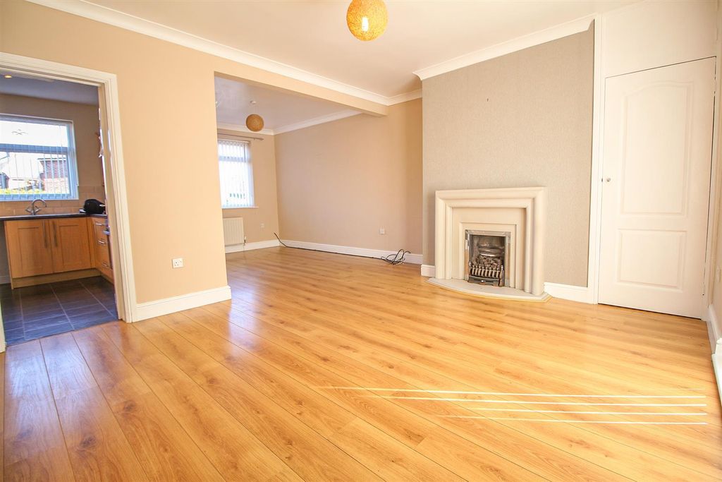 Property photo 2 of 11 Lounge Dining Room