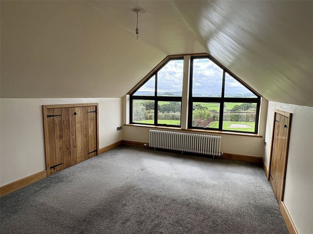 Property photo 3 of 8 Picture No. 07