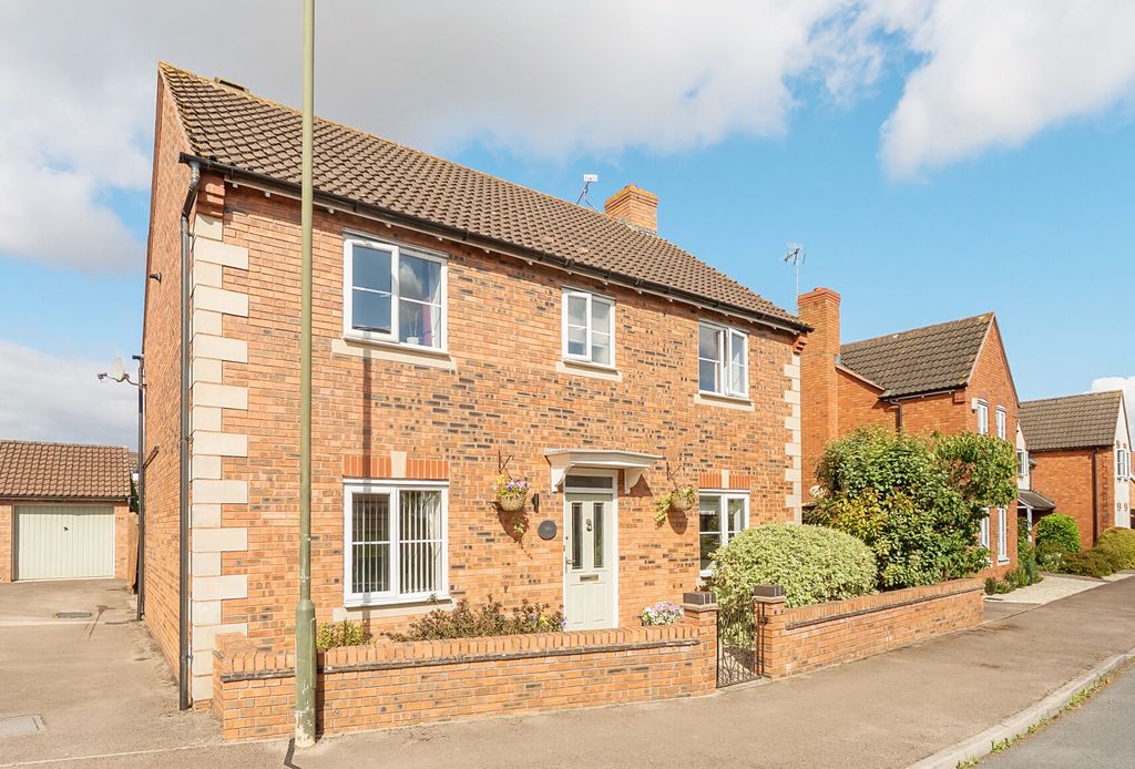 Property photo 1 of 10 1327736-19-687A0B...