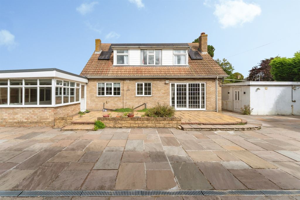 Property photo 2 of 18
