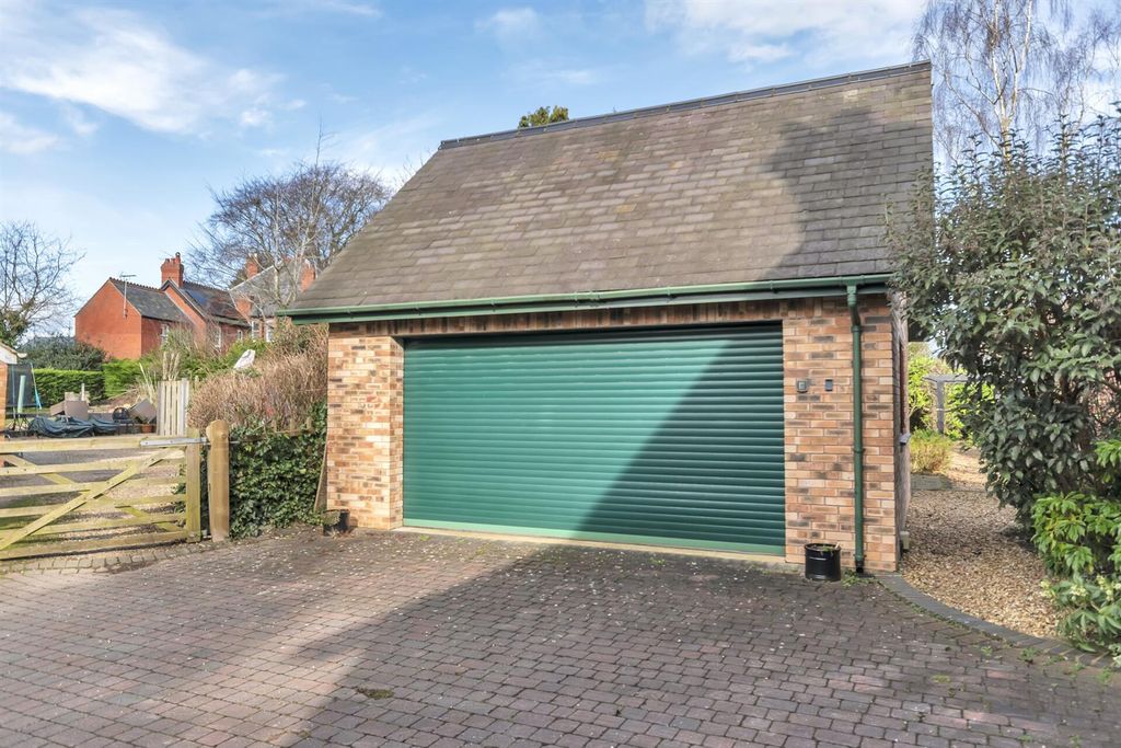 Additional image 24 of 5 bed town house for saleWeston Lane, Oswestry SY11