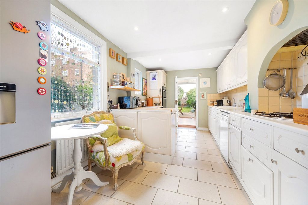 Property photo 2 of 17 Bathroom