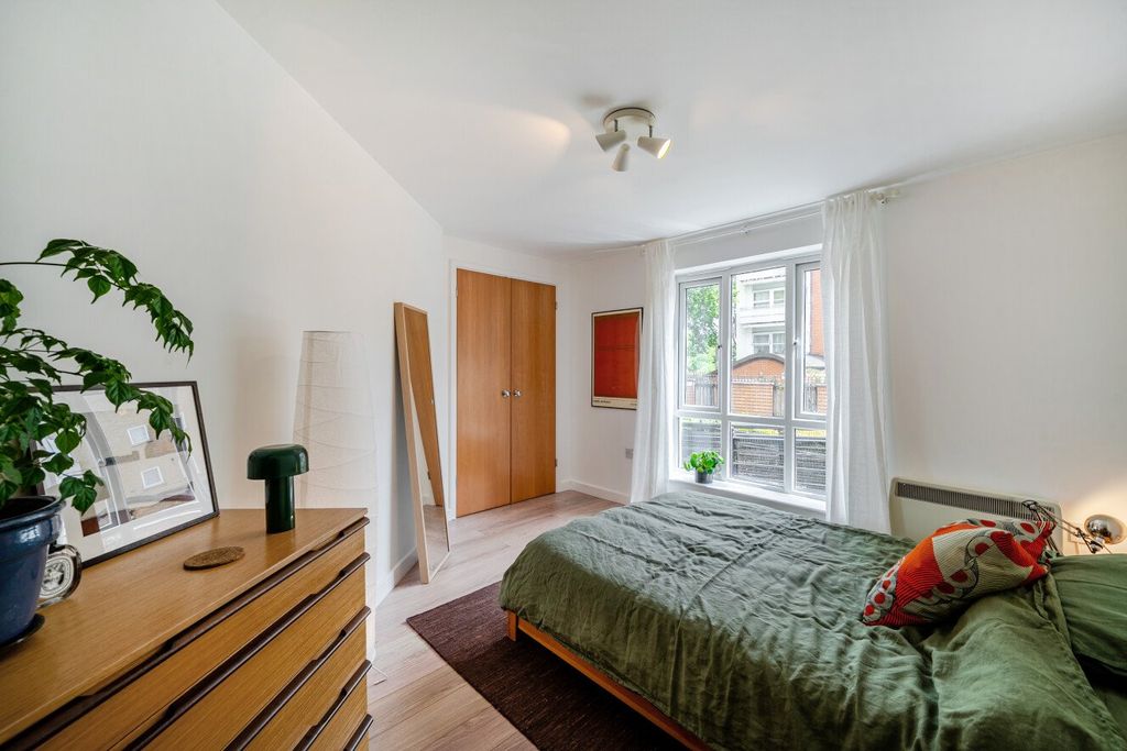 Property photo 2 of 12 Picture No. 14