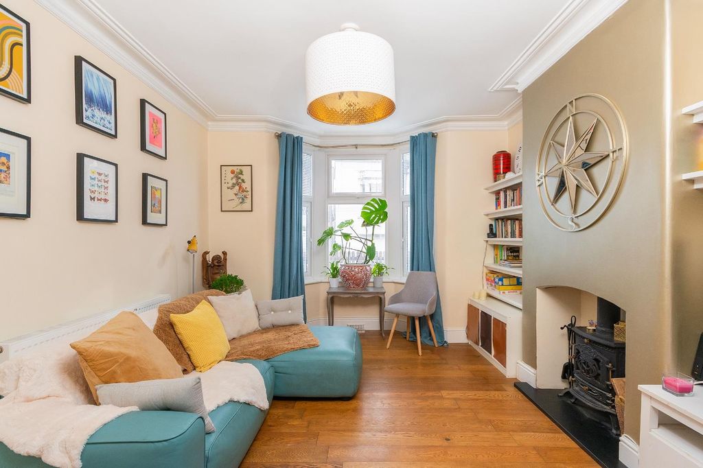 Property photo 1 of 36 1W1R3Rd - Living Room E.Jpg