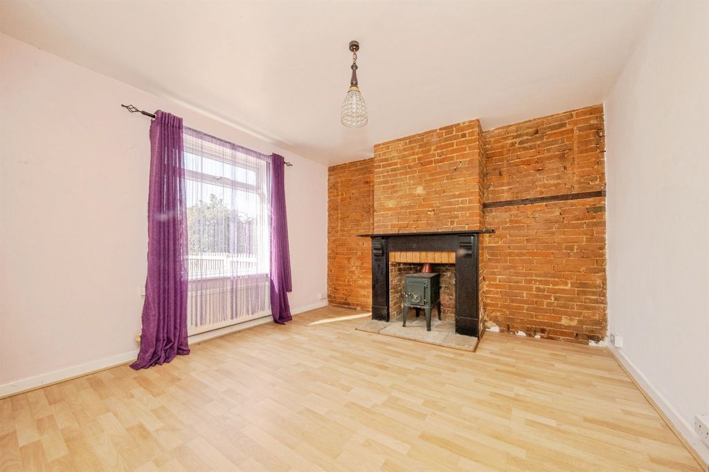 Property photo 3 of 20