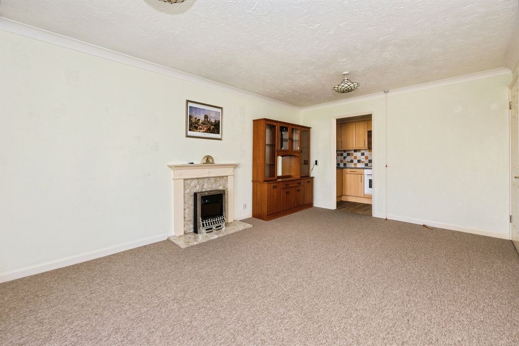 Property photo 3 of 17