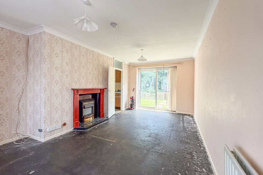 Property photo 2 of 19