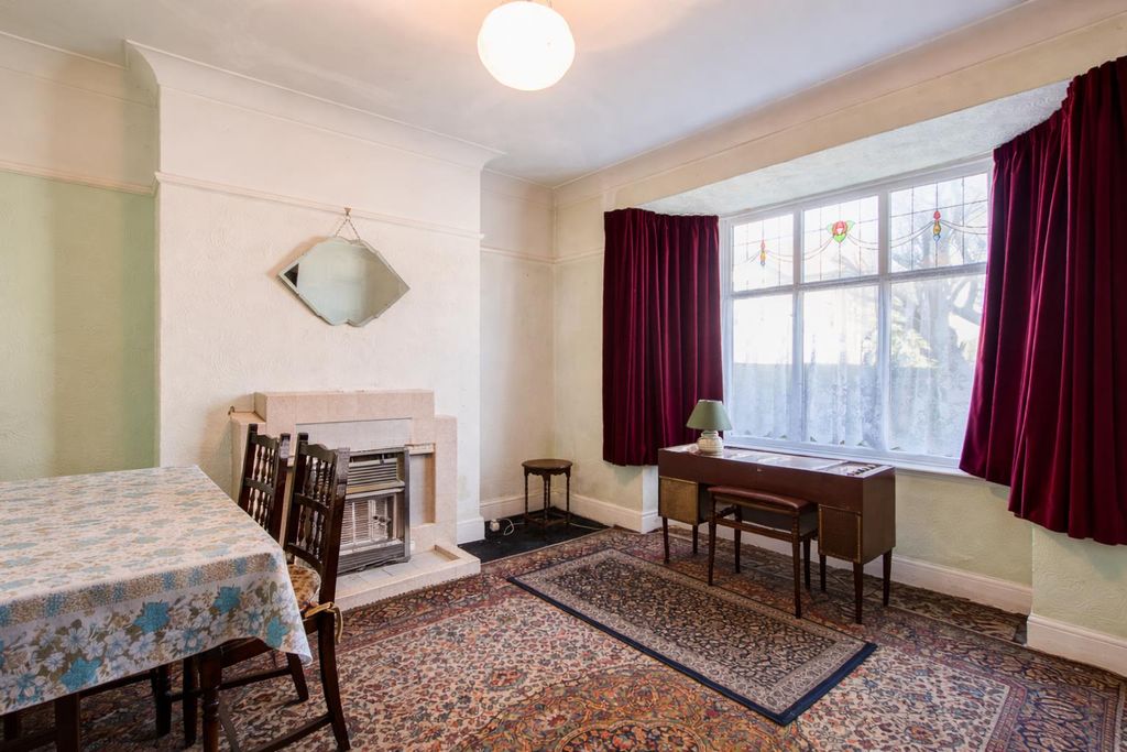 Property photo 3 of 15 06Bcda97-7E50-4676-8B45-14928231Aa9F.Png