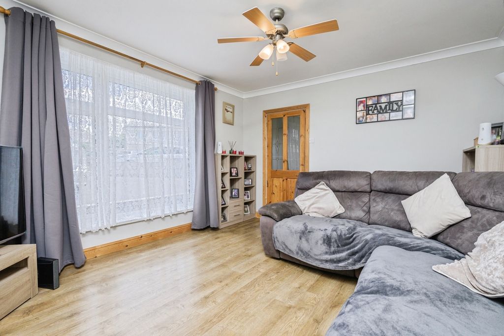 Property photo 3 of 17 Pbox-Img.Jpg