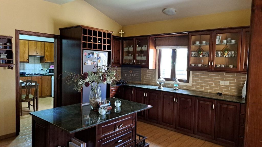 Property photo 3 of 30