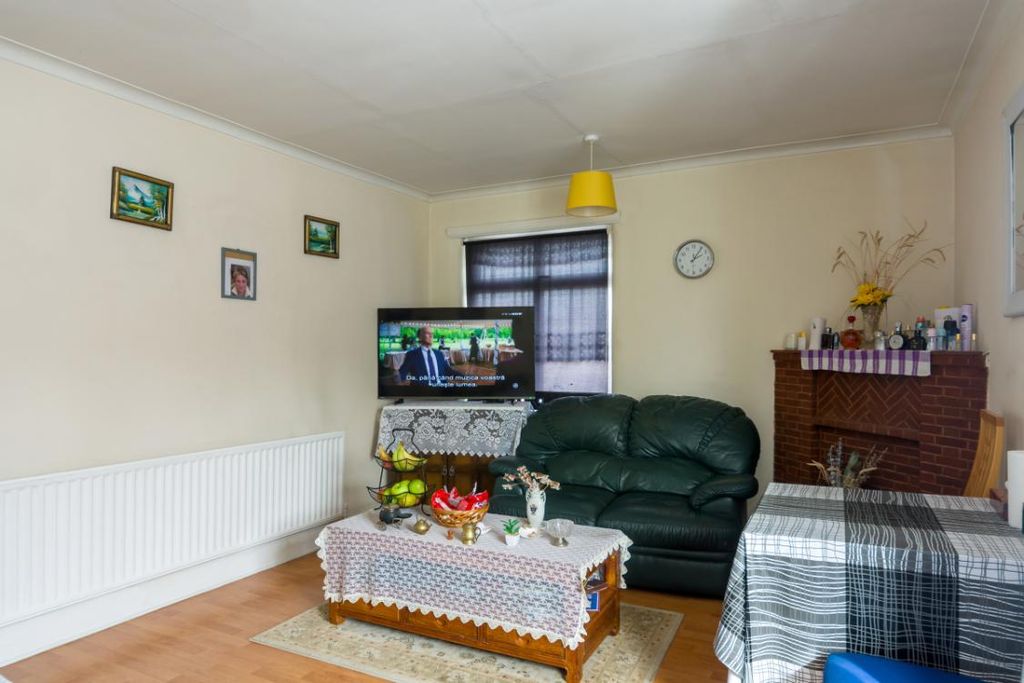 Property photo 3 of 20