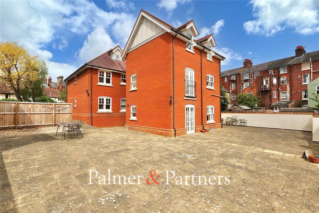 Property photo 2 of 22 Picture No. 02