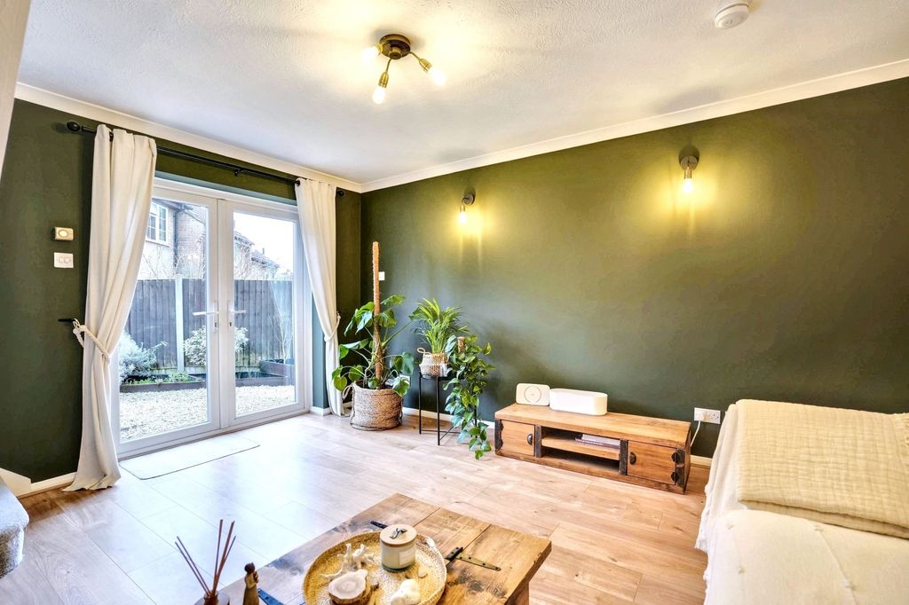 Property photo 3 of 9