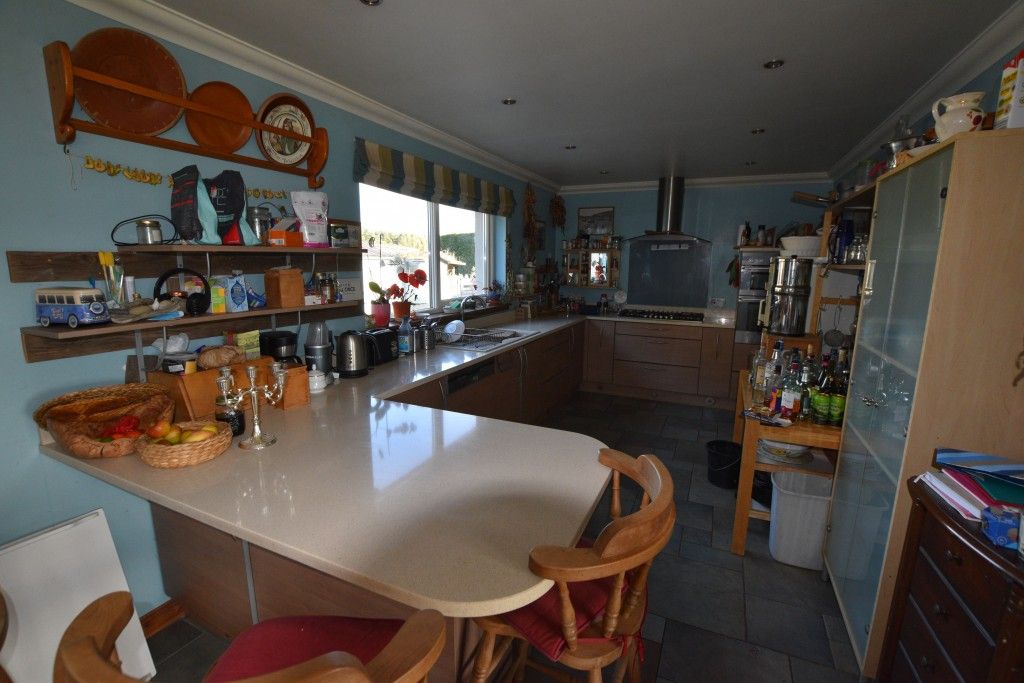 Property photo 2 of 31