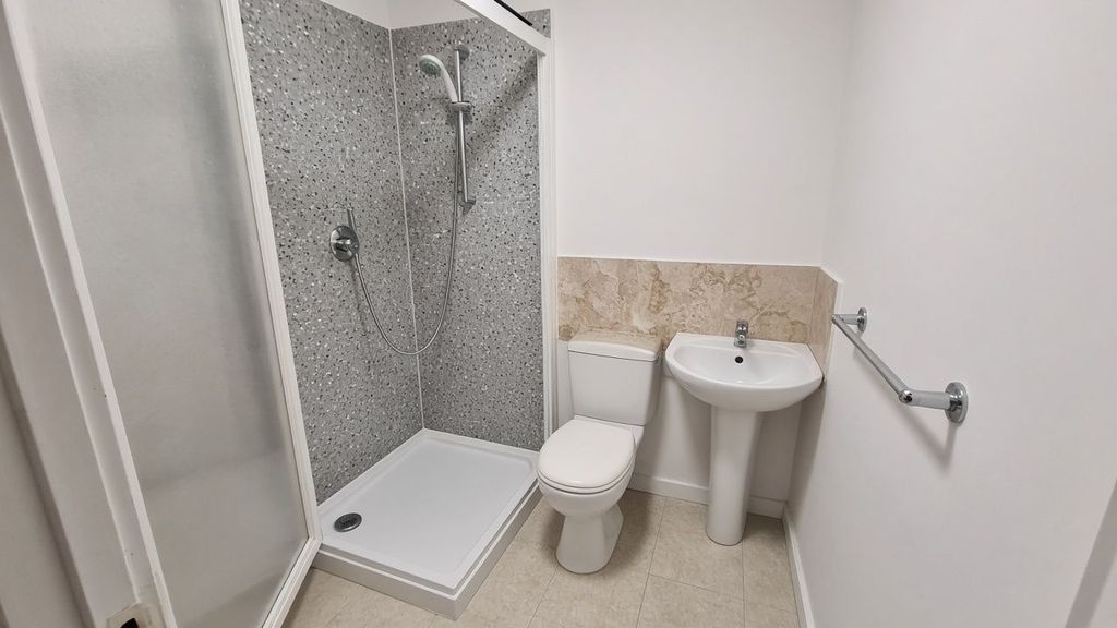 Property photo 3 of 3
