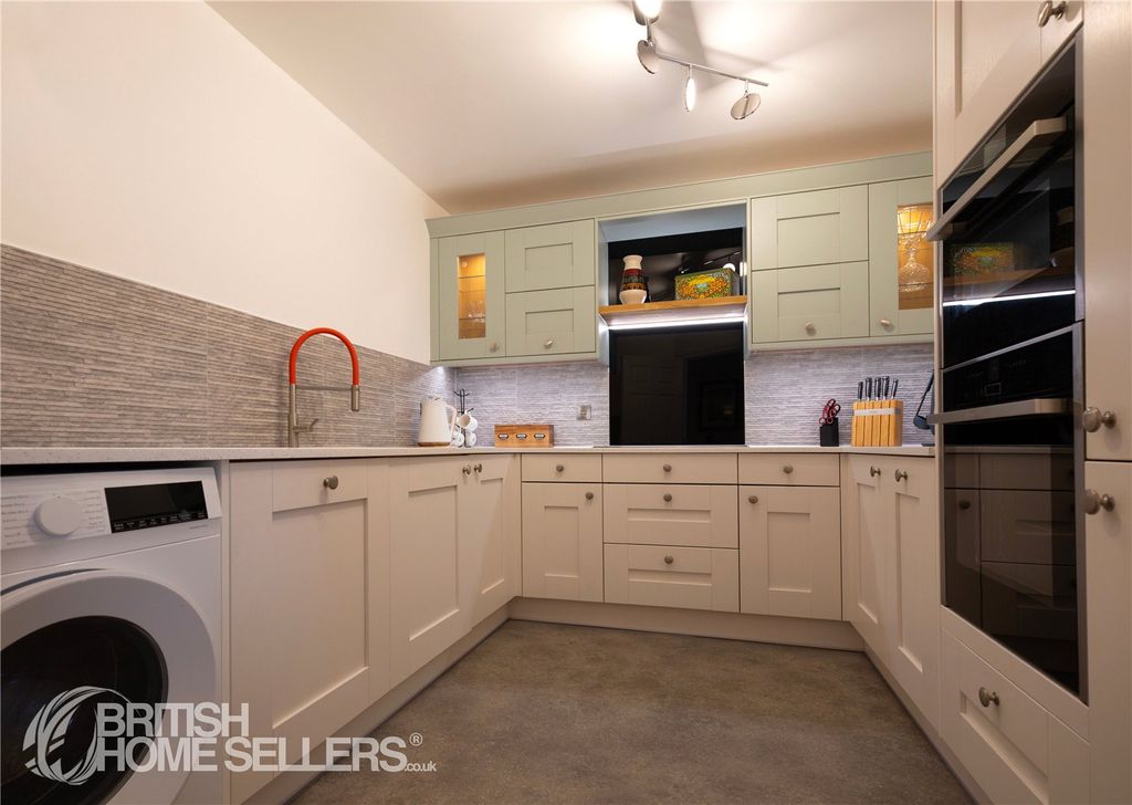 Property photo 2 of 6 Picture No. 06