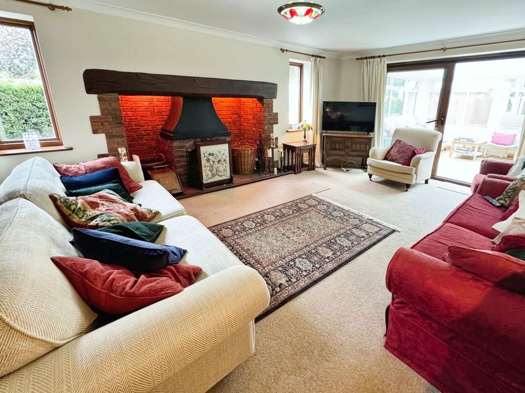 Property photo 3 of 31