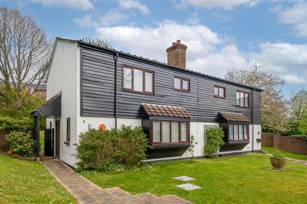 Property photo 1 of 18 5 Haigh Crescent Externals-7.Jpg