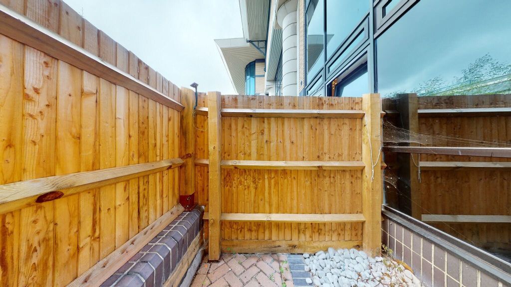 Property photo 3 of 11 Terrace