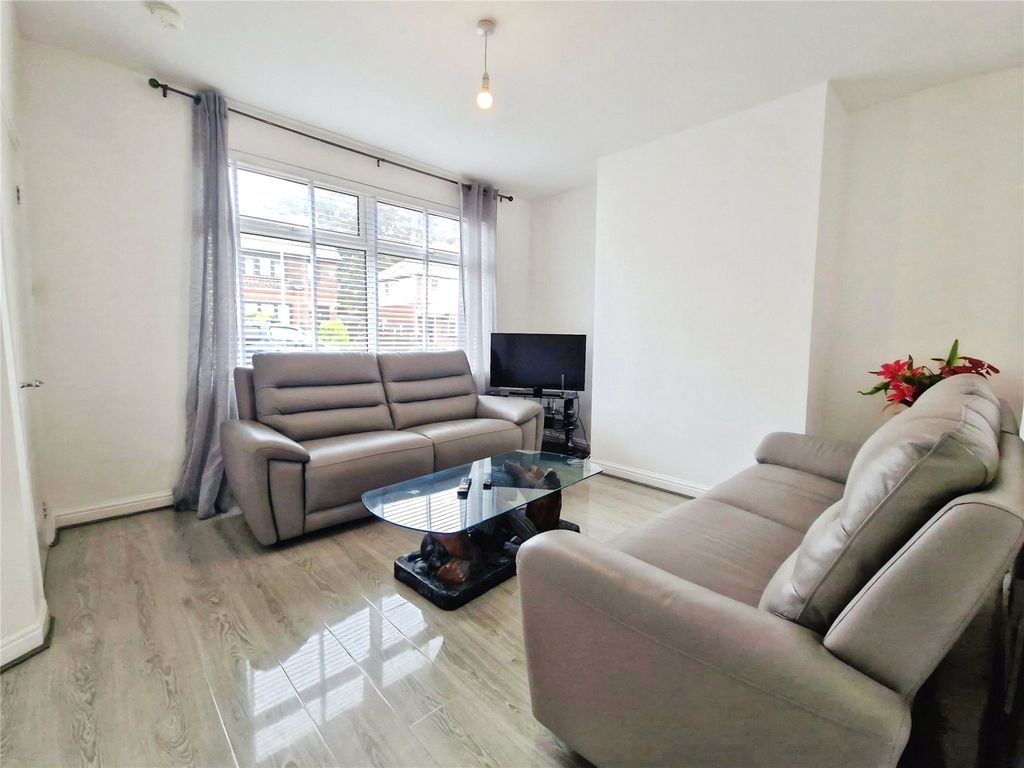 Property photo 2 of 15 Picture No. 08