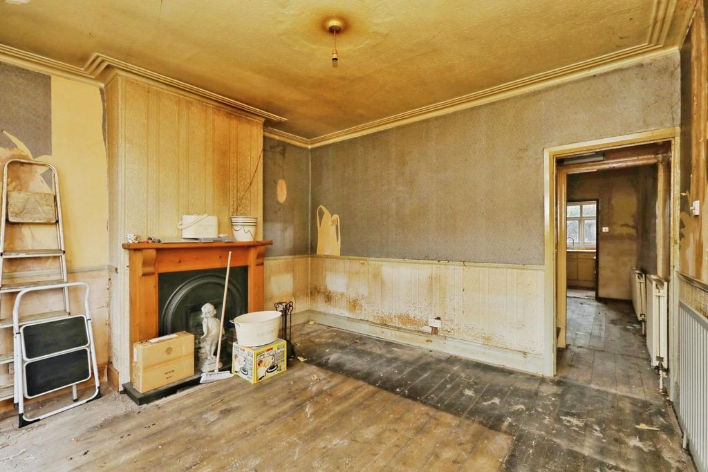 Property photo 3 of 24 Living Room