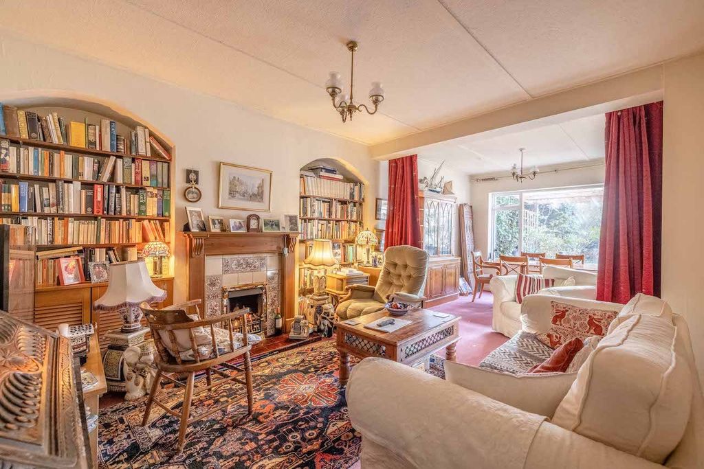 Property photo 2 of 13