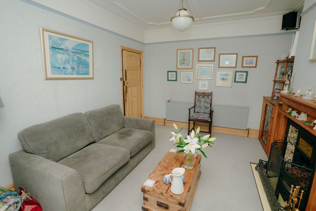 Property photo 3 of 22
