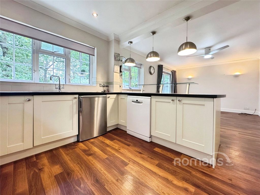 Property photo 3 of 15 Picture No. 06