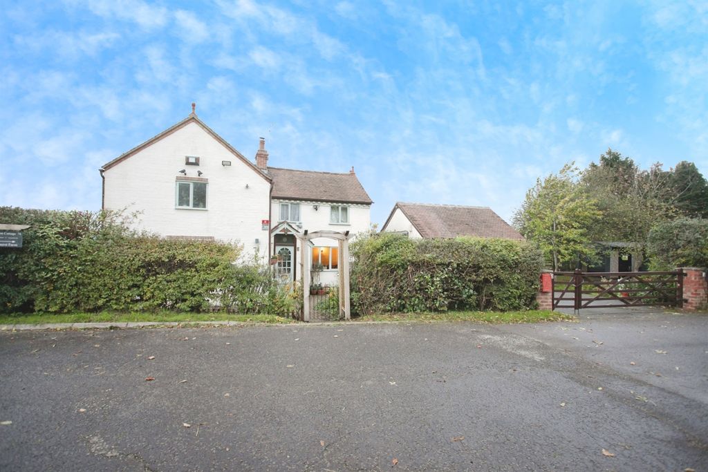 Property photo 2 of 28