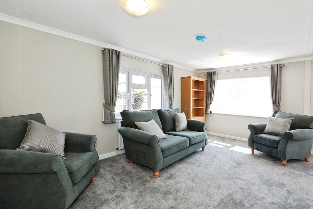 Property photo 2 of 13 Photo