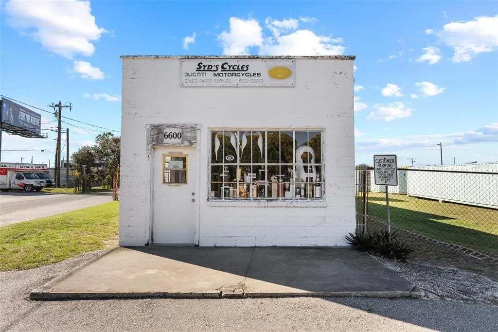 Property photo 2 of 20 <Alttext/>