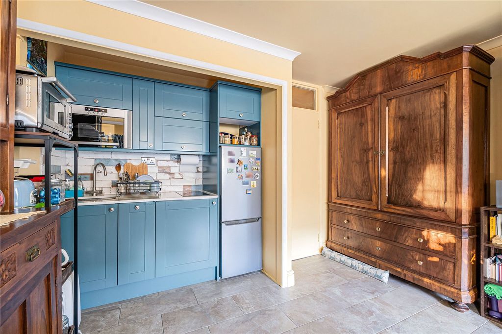 Property photo 3 of 9 Studio