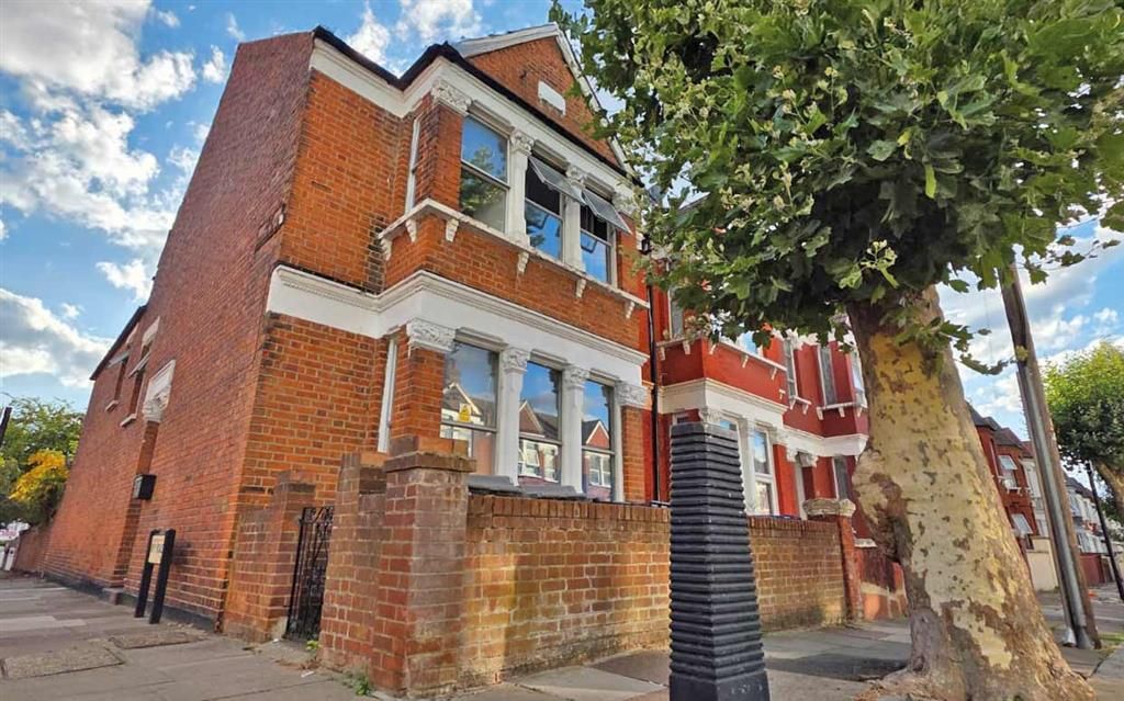 Property photo 1 of 3