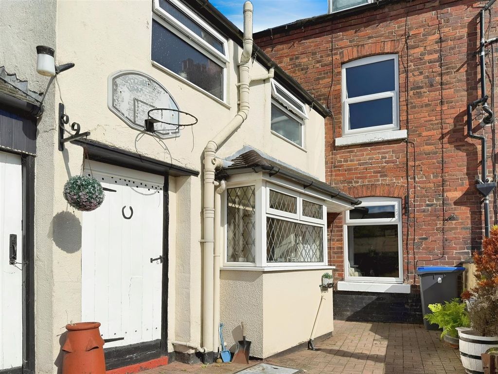 Property photo 1 of 23 Outside